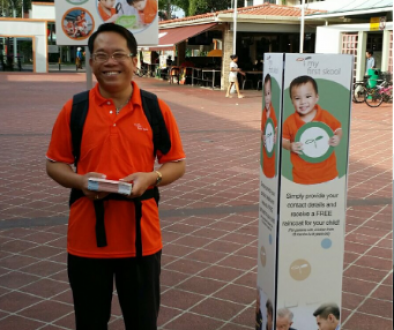 Effective Strategies to Grab Attention on Busy Streets for Education Industry Campaign