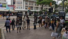 Hand-to-Hand Marketing in Singapore’s Busiest Spots with Street Flyer Distribution Promo